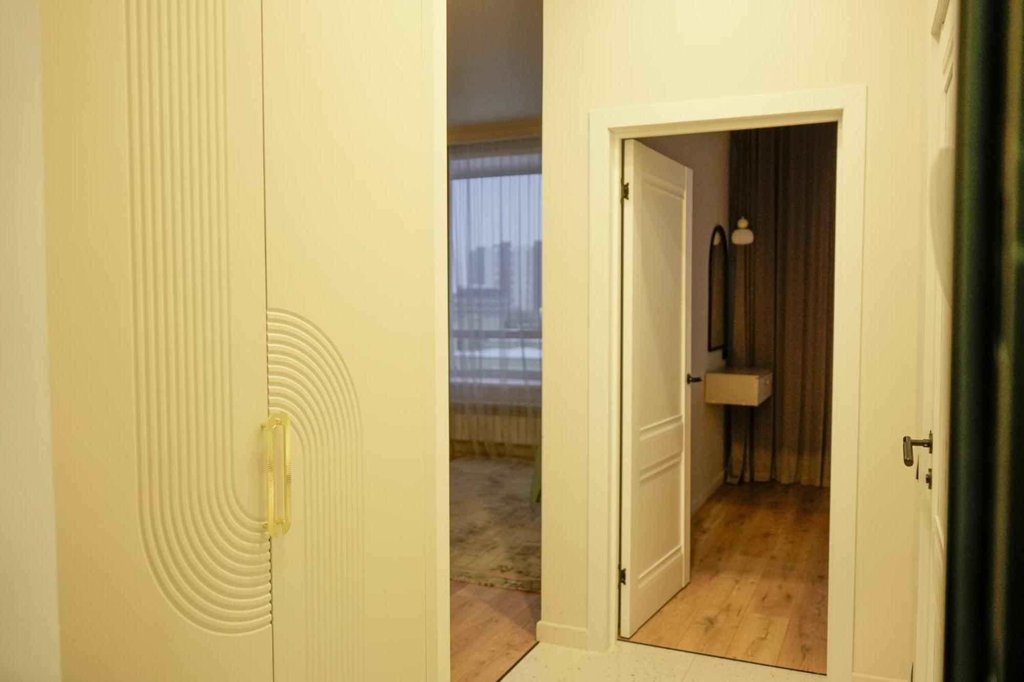 On Khan Shatyr Nur-Sultan (Astana)